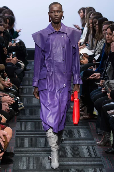 Look 17